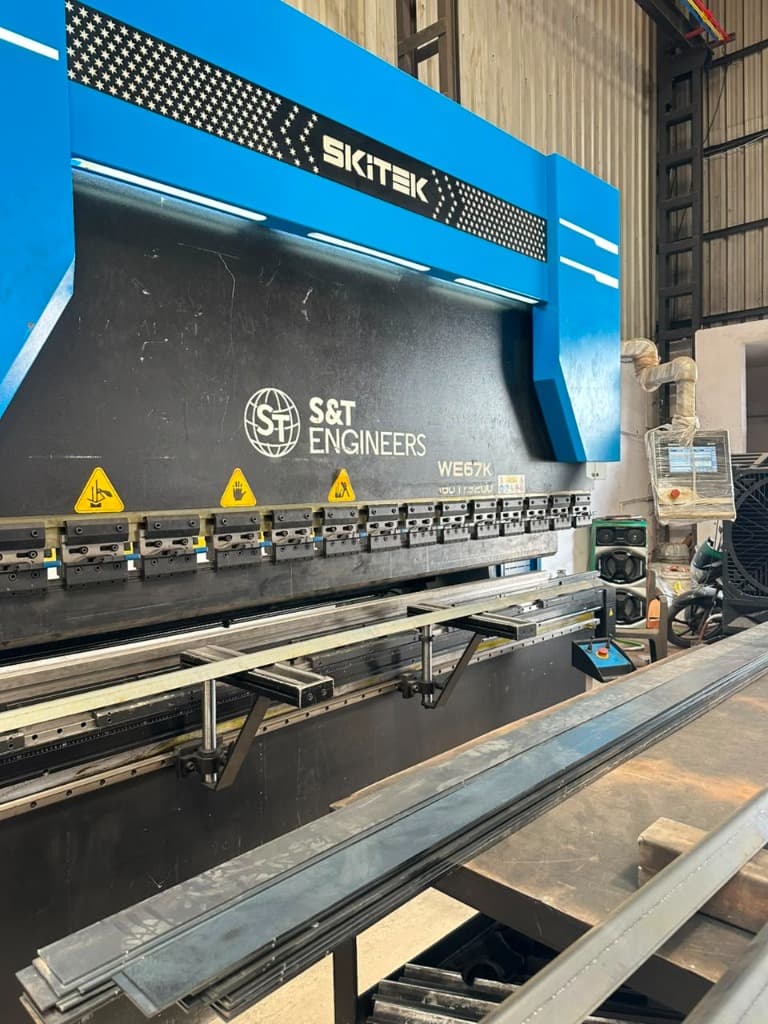 S&T Engineers Bending Press